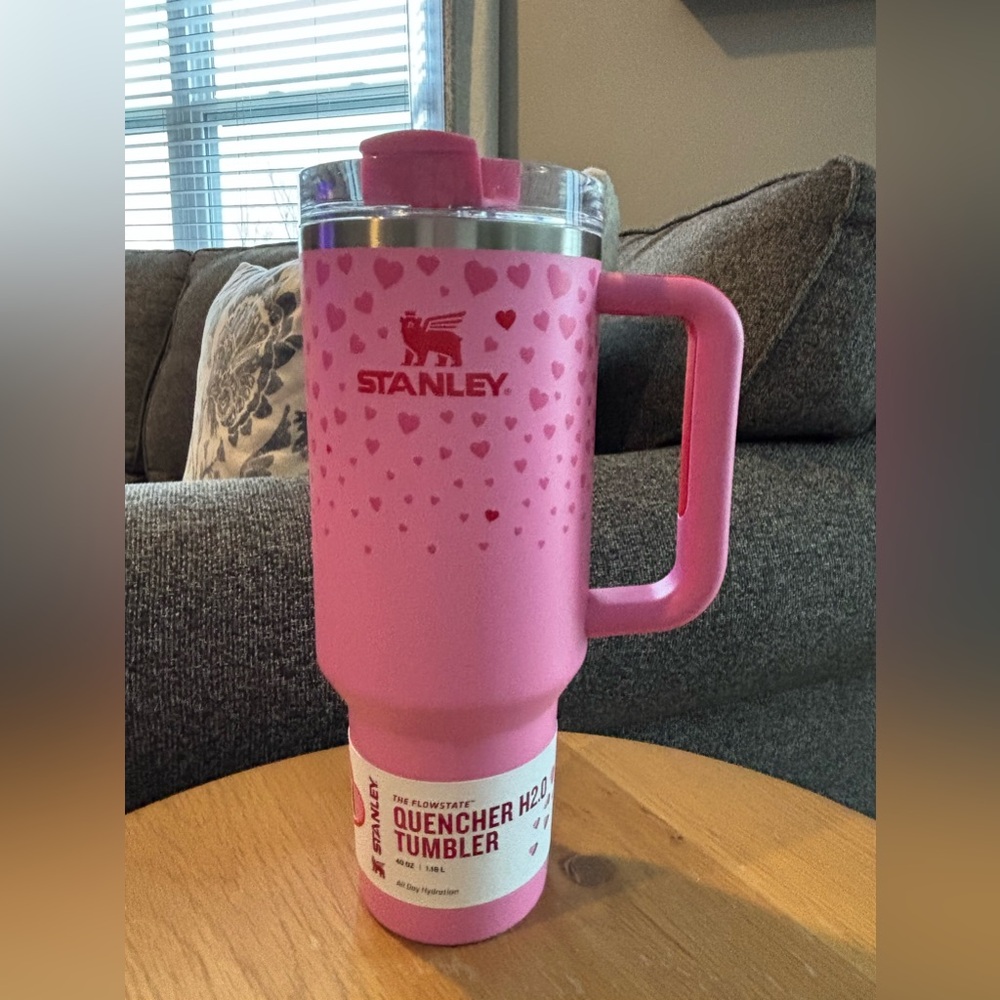 Stanley Valentine Pink Sweet Hearts 40oz Valentine Tumbler NEW